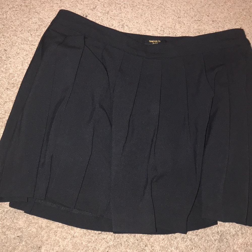 Pleated skirt